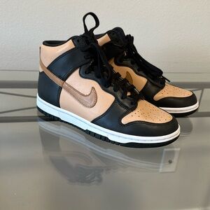 Nike Women’s Dunks